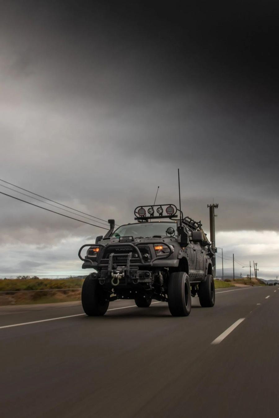  Toyota Tundra CrewMax 4x4 Zombie Apocalypse 2013 года  (фото 36 из 461)